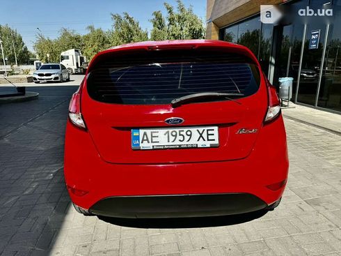 Ford Fiesta 2013 - фото 11