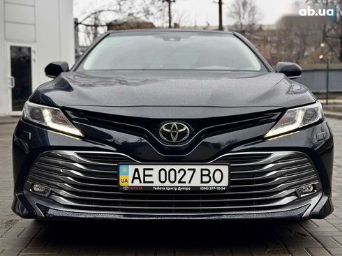 Toyota Camry 2020 - фото 9