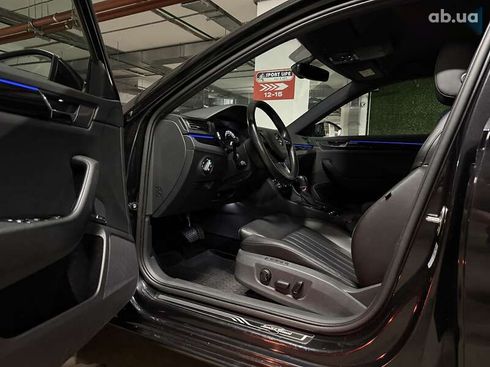 Skoda Superb 2018 - фото 21