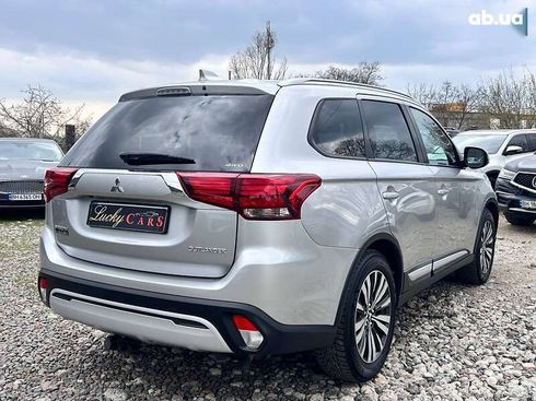 Mitsubishi Outlander 2018 - фото 5