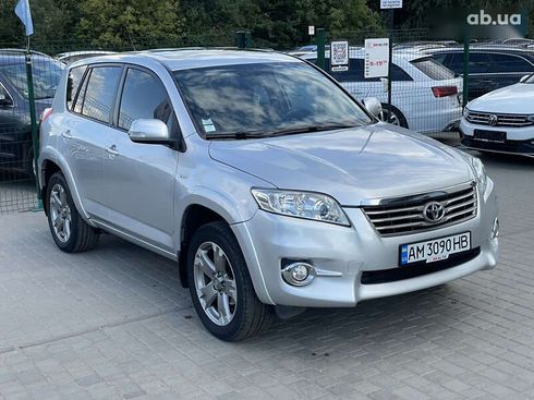 Toyota RAV4 2010 - фото 8