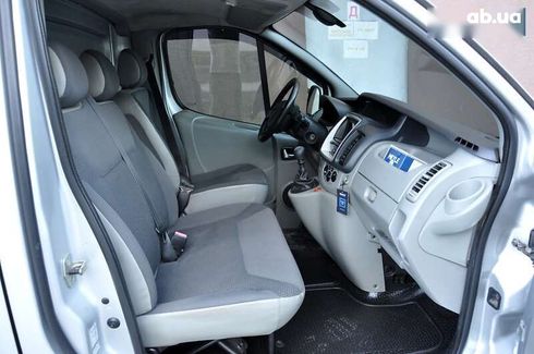 Opel Vivaro 2014 - фото 21