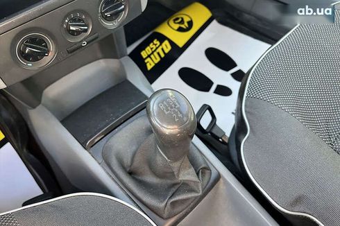 Skoda Fabia 2001 - фото 13