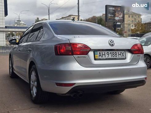 Volkswagen Jetta 2012 - фото 5