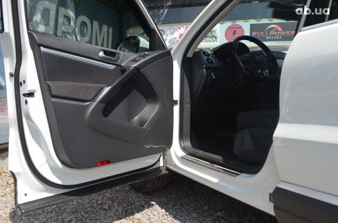 Volkswagen Tiguan 2015 белый - фото 14