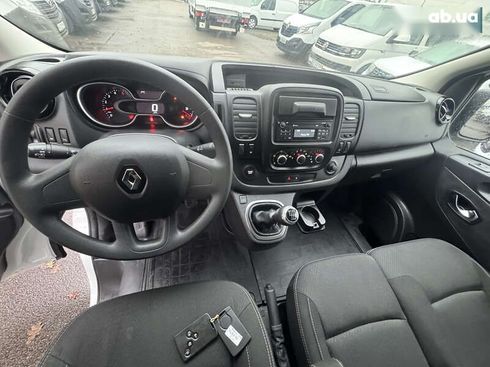 Renault Trafic 2021 - фото 18