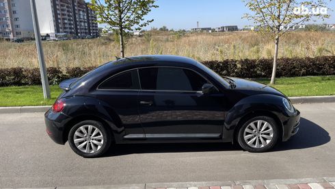 Volkswagen Beetle 2017 черный - фото 2