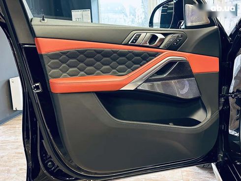 BMW X6 M 2022 - фото 25