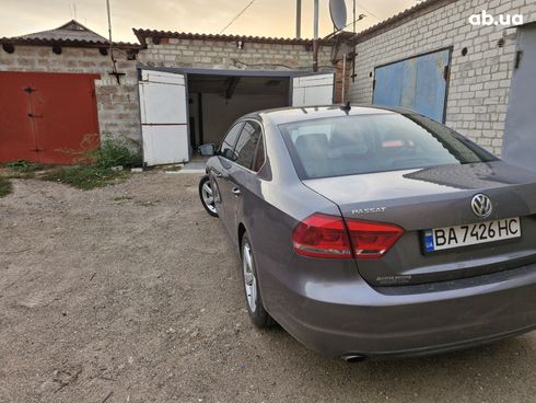 Volkswagen Passat 2013 серый - фото 5