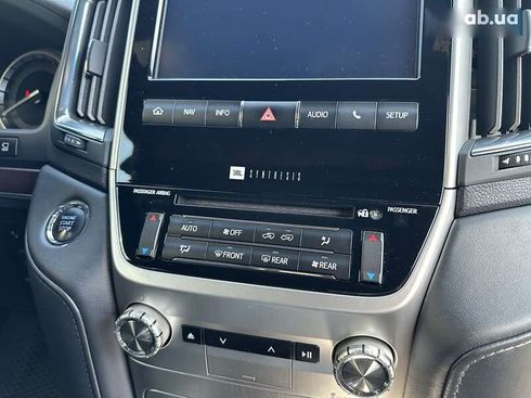 Toyota Land Cruiser 2019 - фото 11