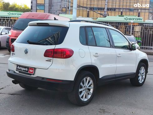 Volkswagen Tiguan 2018 белый - фото 8