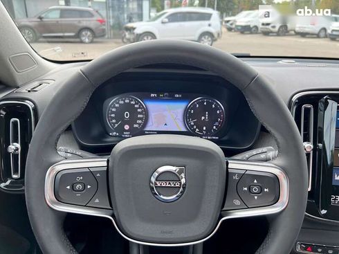 Volvo XC40 2021 - фото 19