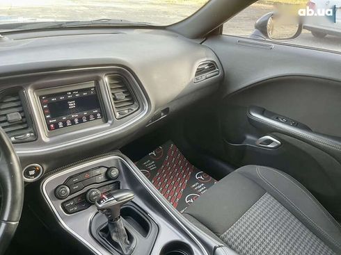 Dodge Challenger 2020 - фото 28