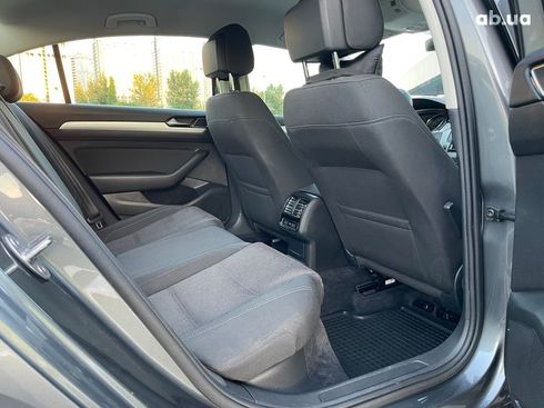Volkswagen Passat 2017 - фото 10