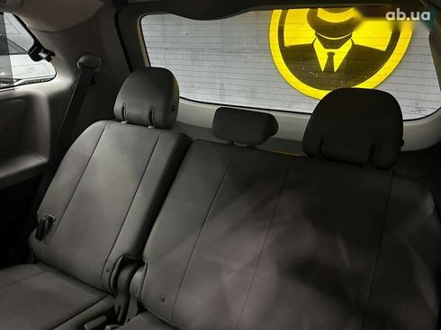 Toyota Sienna 2018 - фото 14