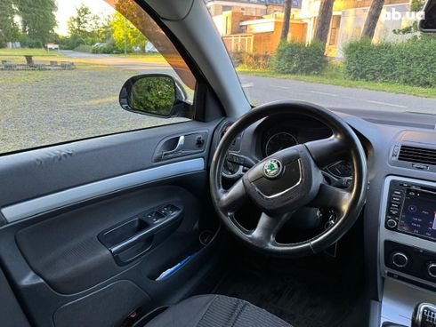 Skoda Octavia 2011 черный - фото 11