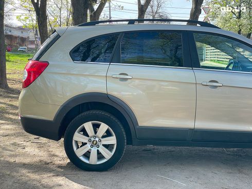 Chevrolet Captiva 2009 бежевый - фото 5