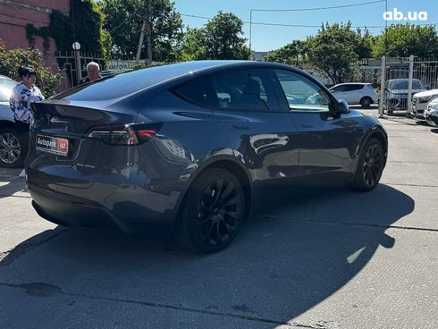 Tesla Model Y 2023 серый - фото 6
