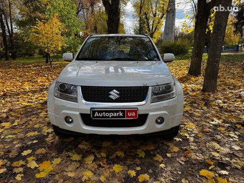 Suzuki Grand Vitara 2010 белый - фото 2