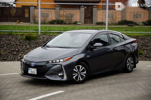 Toyota Prius 2017 - фото 2