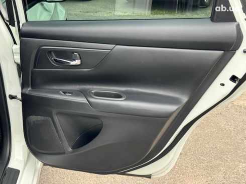 Nissan Altima 2018 белый - фото 26