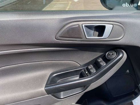 Ford Fiesta 2016 - фото 16