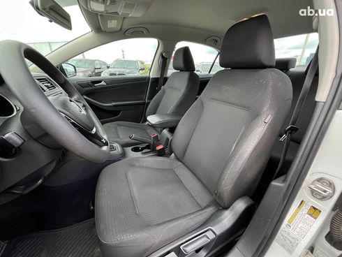 Volkswagen Jetta 2016 белый - фото 29