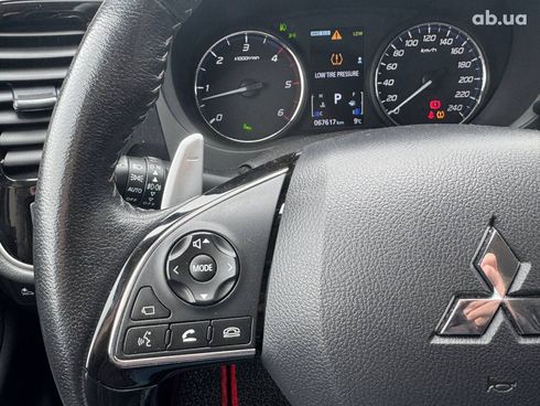 Mitsubishi Outlander 2018 красный - фото 21