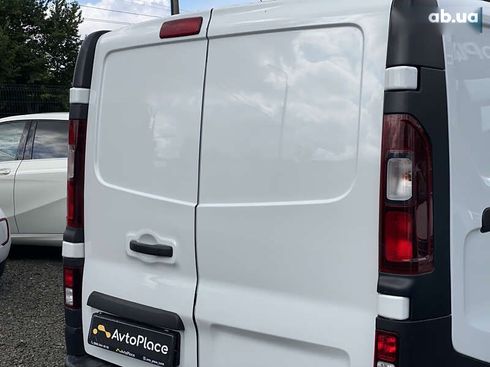 Renault Trafic 2016 - фото 17