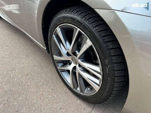 Lexus IS 2017 - фото 9