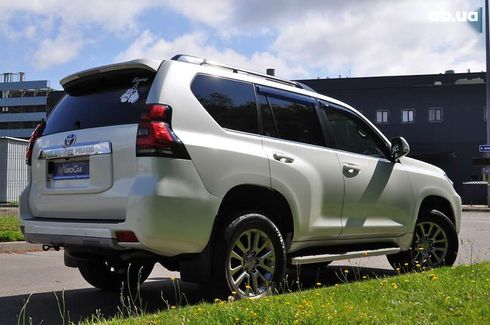 Toyota Land Cruiser Prado 2019 - фото 16