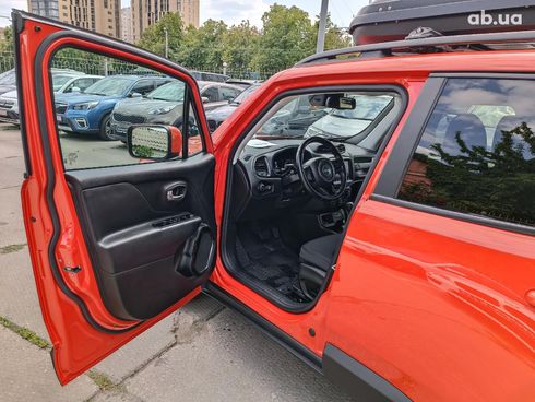 Jeep Renegade 2019 оранжевый - фото 17