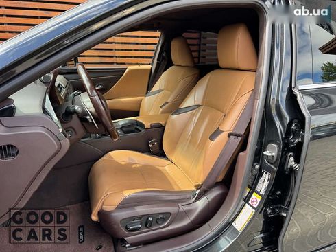 Lexus ES 2019 - фото 19
