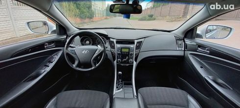 Hyundai Sonata 2011 серебристый - фото 14