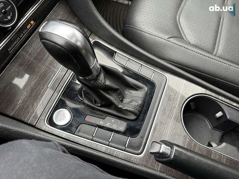 Volkswagen Passat 2016 - фото 25