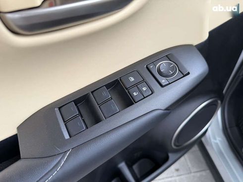 Lexus NX 2016 - фото 15