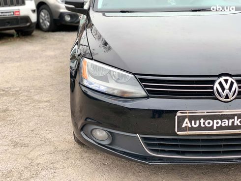 Volkswagen Jetta 2010 черный - фото 32