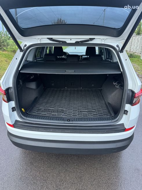 Skoda Kodiaq 2021 белый - фото 11