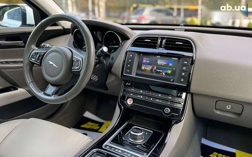 Jaguar XE 2016 - фото 14