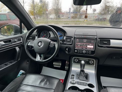 Volkswagen Touareg 2017 черный - фото 28