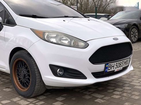 Ford Fiesta 2015 - фото 8