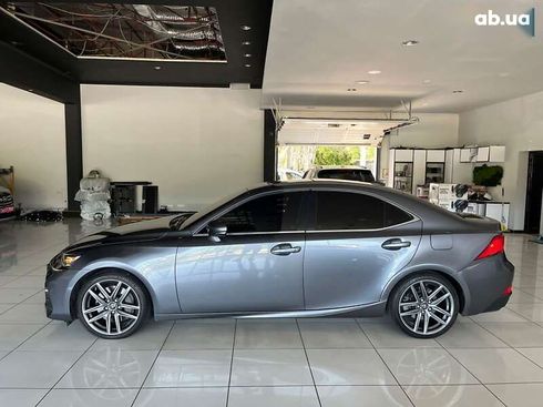 Lexus IS 2017 - фото 7