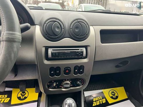 Renault Logan 2011 - фото 11