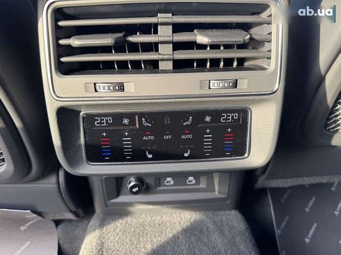 Audi SQ8 2023 - фото 26