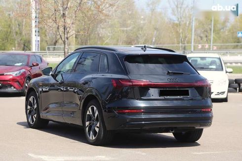 Audi E-Tron 2022 - фото 5