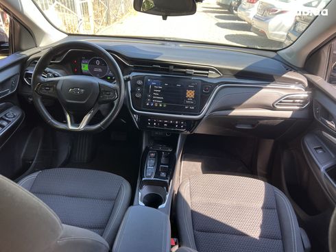 Chevrolet Bolt 2022 серый - фото 7