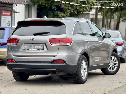 Kia Sorento 2016 серый - фото 5