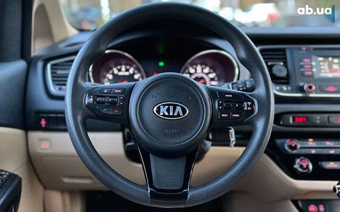 Kia Sedona 2016 - фото 10