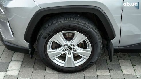 Toyota RAV4 2020 - фото 11