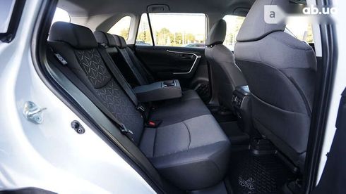 Toyota RAV4 2020 - фото 7